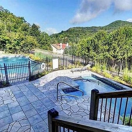 Condo Entier, Fully Equiped Pool And Spa Only In Summer Mont-Tremblant Exterior foto